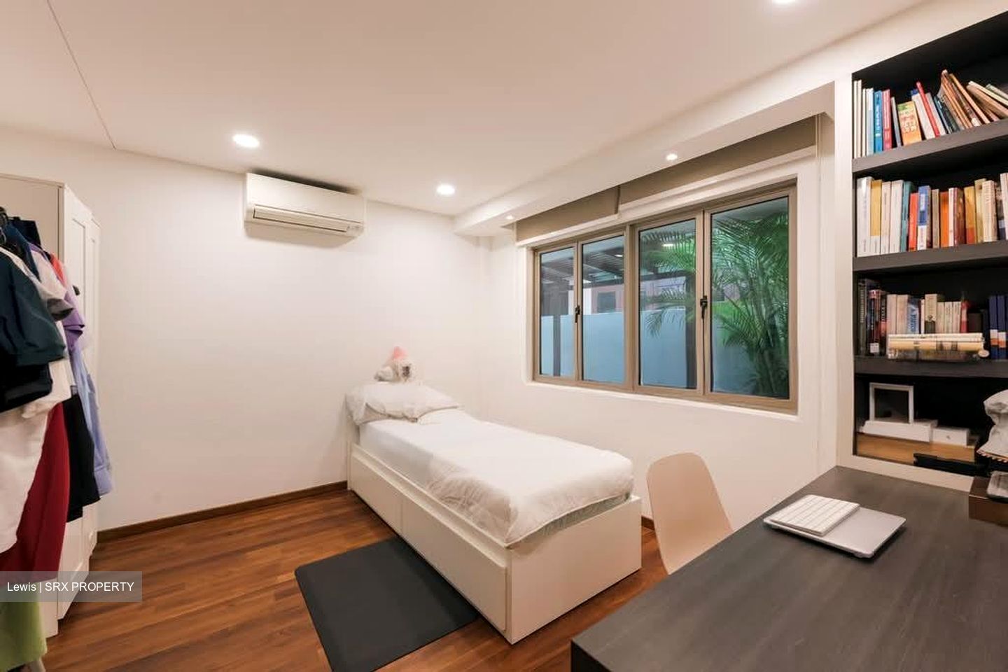 Frankel Estate (D15), Semi-Detached #560934311
